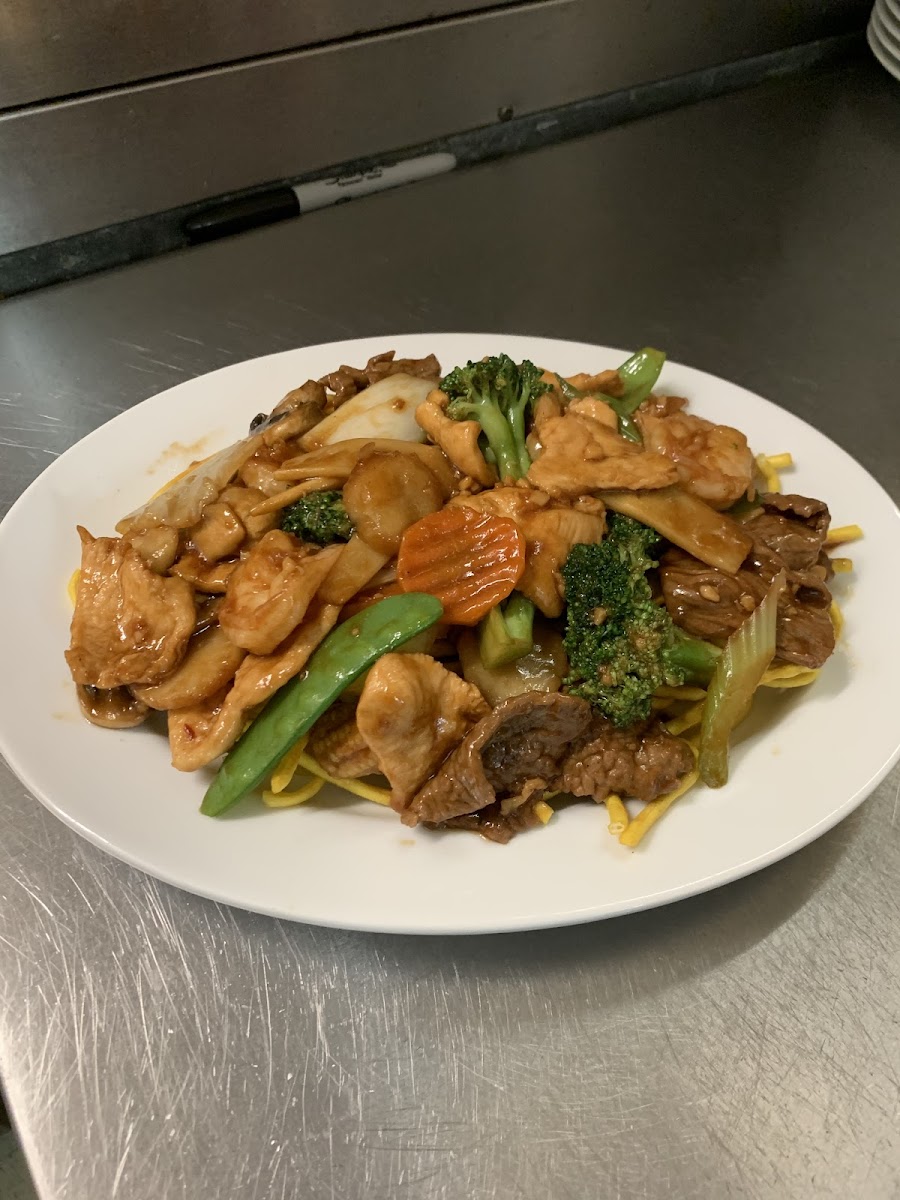 Xu's Golden Dragon Chinese Restaurant - Photo 7