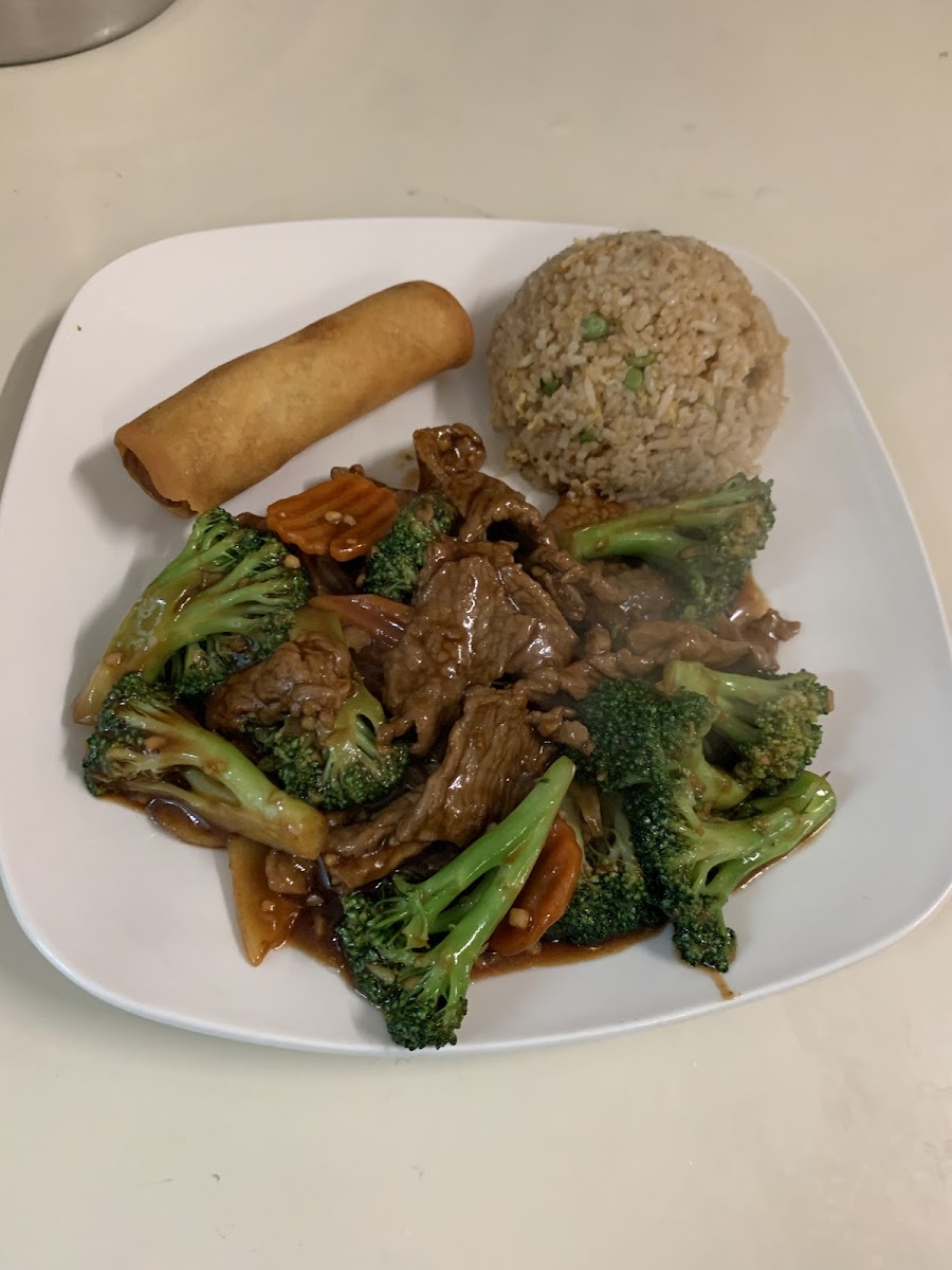 Xu's Golden Dragon Chinese Restaurant - Photo 8