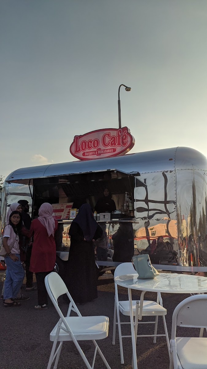 Loco Cafe: Burgers and Milkshakes - Photo 8