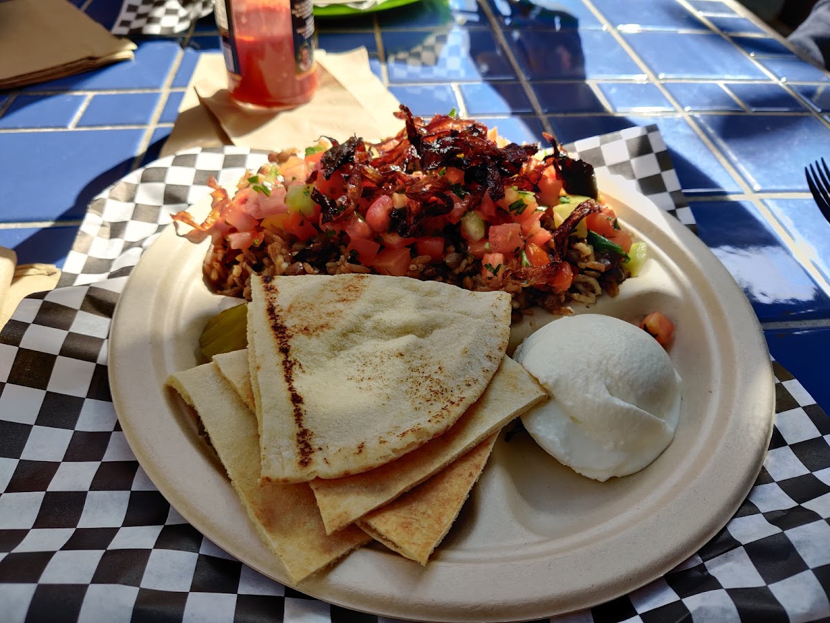 Plaza deli cafe - Photo 1