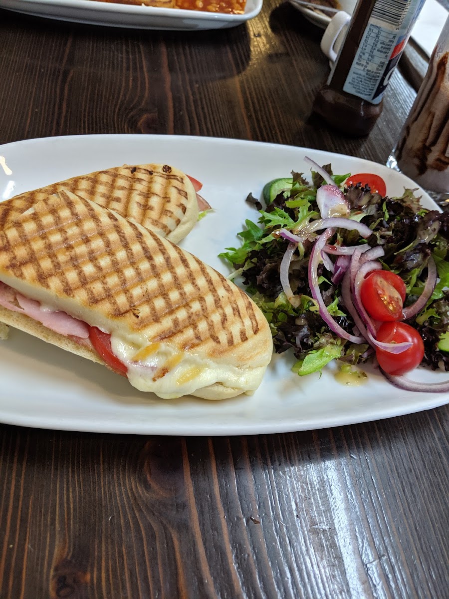 Poppy Cafe - Photo 3