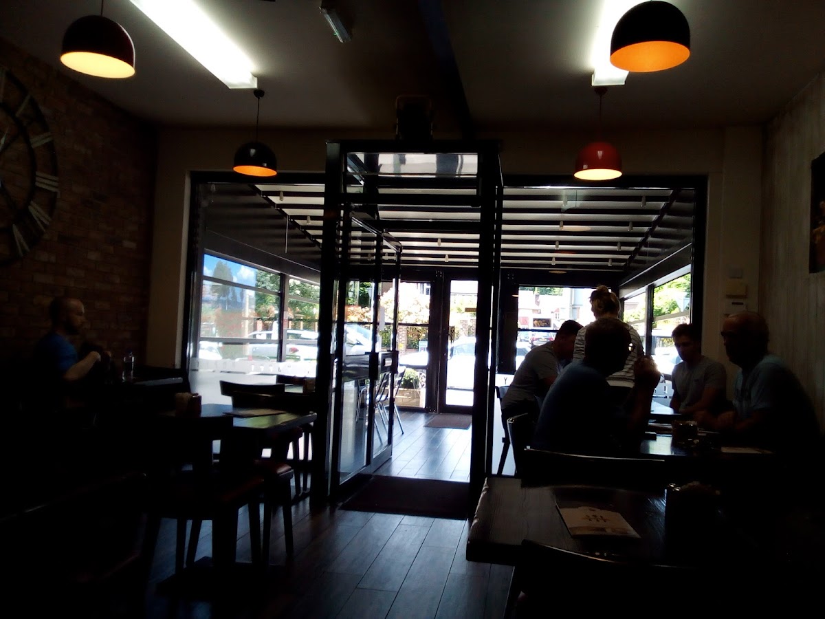 Poppy Cafe - Photo 4