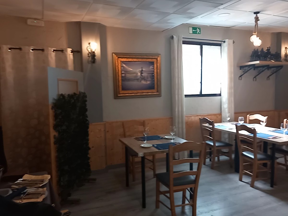 Restaurante Los Laureles - Photo 1