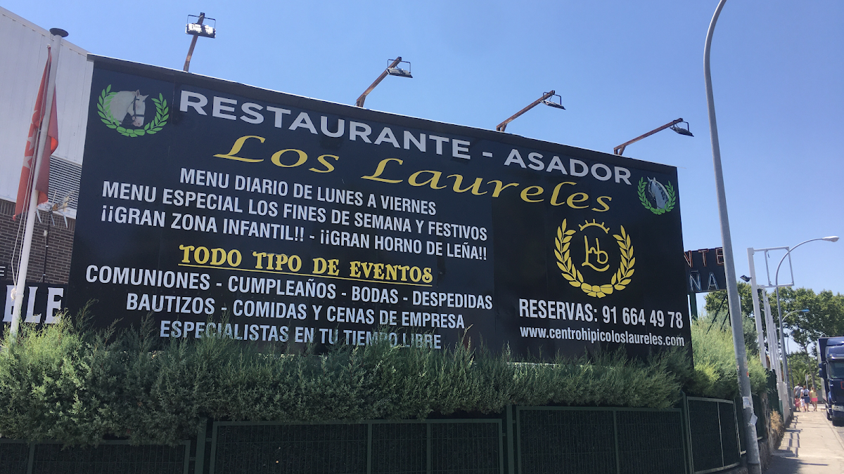 Restaurante Los Laureles - Photo 3