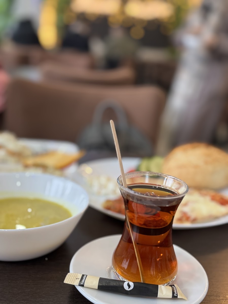Maward Restaurant - Photo 8