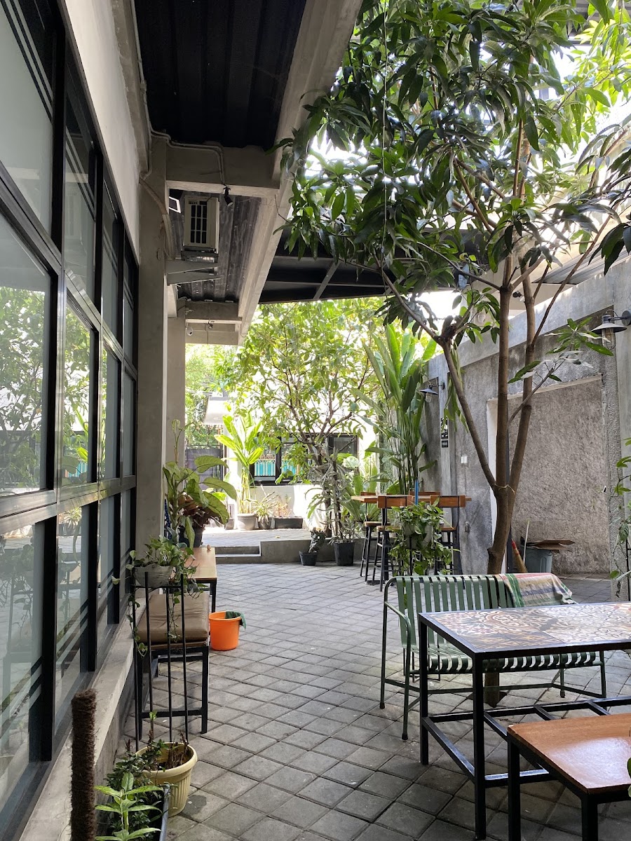 Lamanide Space & Cafe - Photo 2