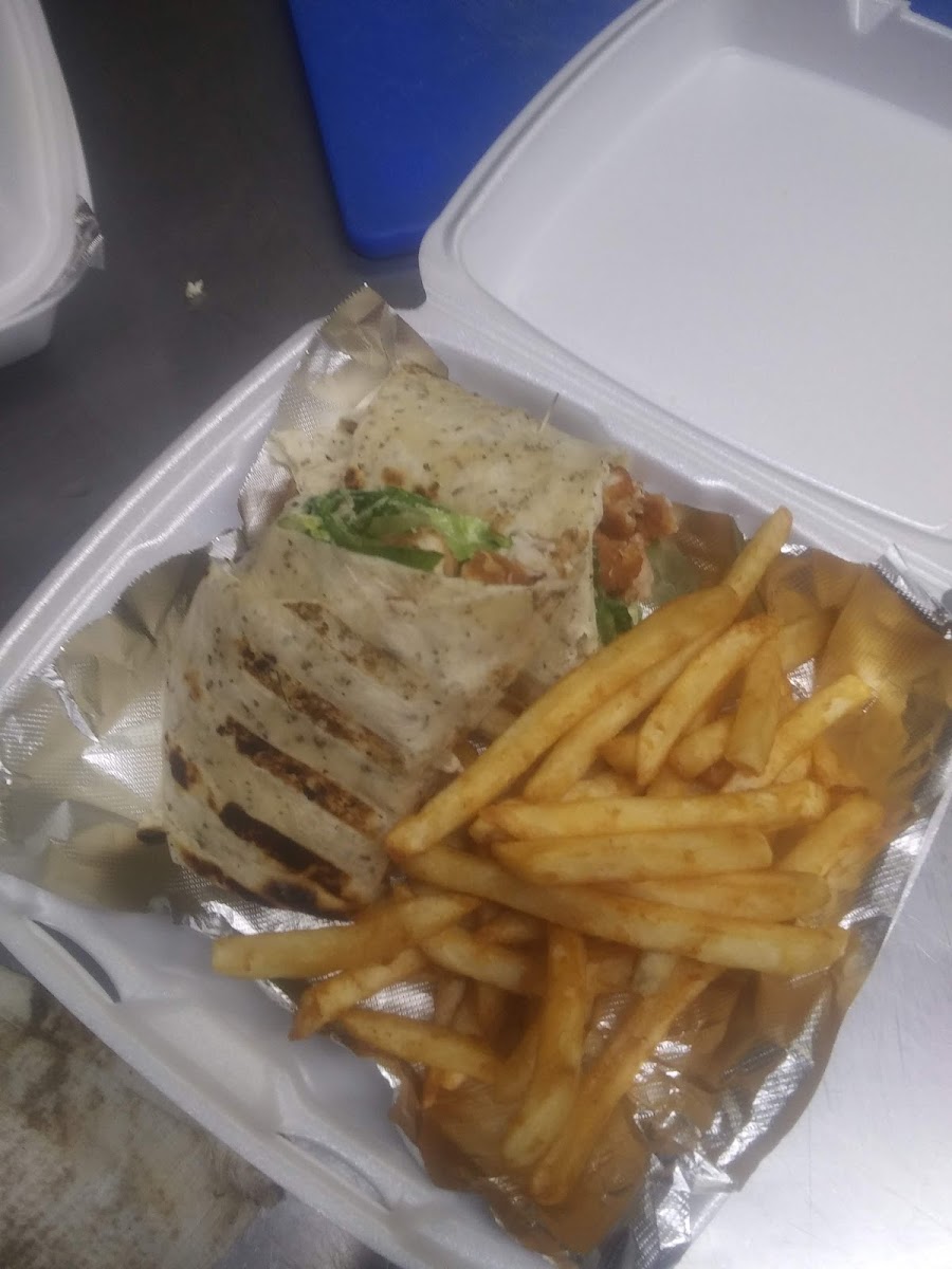 Annie's Bar & Grill - Photo 7