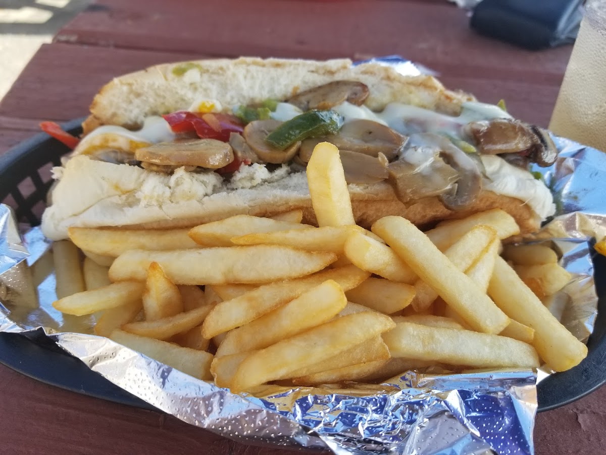 Annie's Bar & Grill - Photo 8
