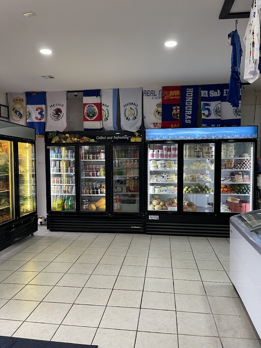 El Pueblo Market 1 - Photo 5