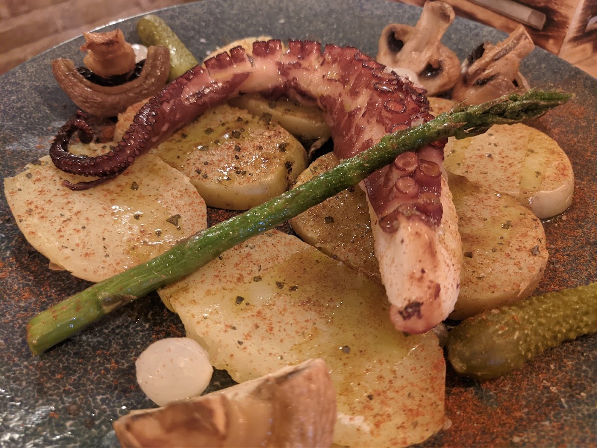 Mr. Raclette Cheese Bar - Photo 9