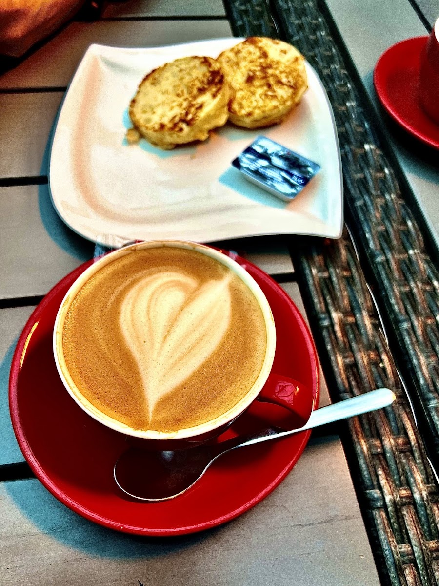 Evina's Coffee Shop - Photo 4