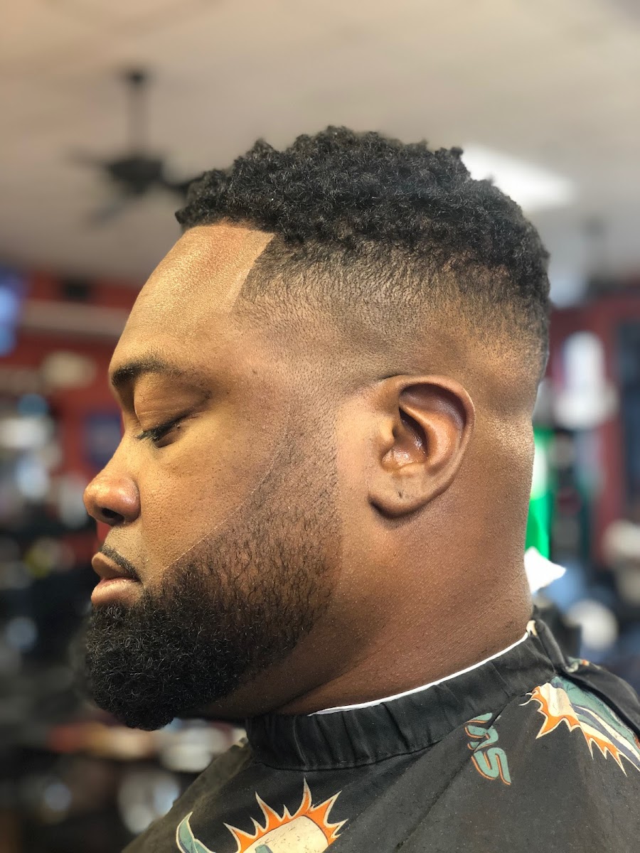 Centerstage Barbershop - Photo 3