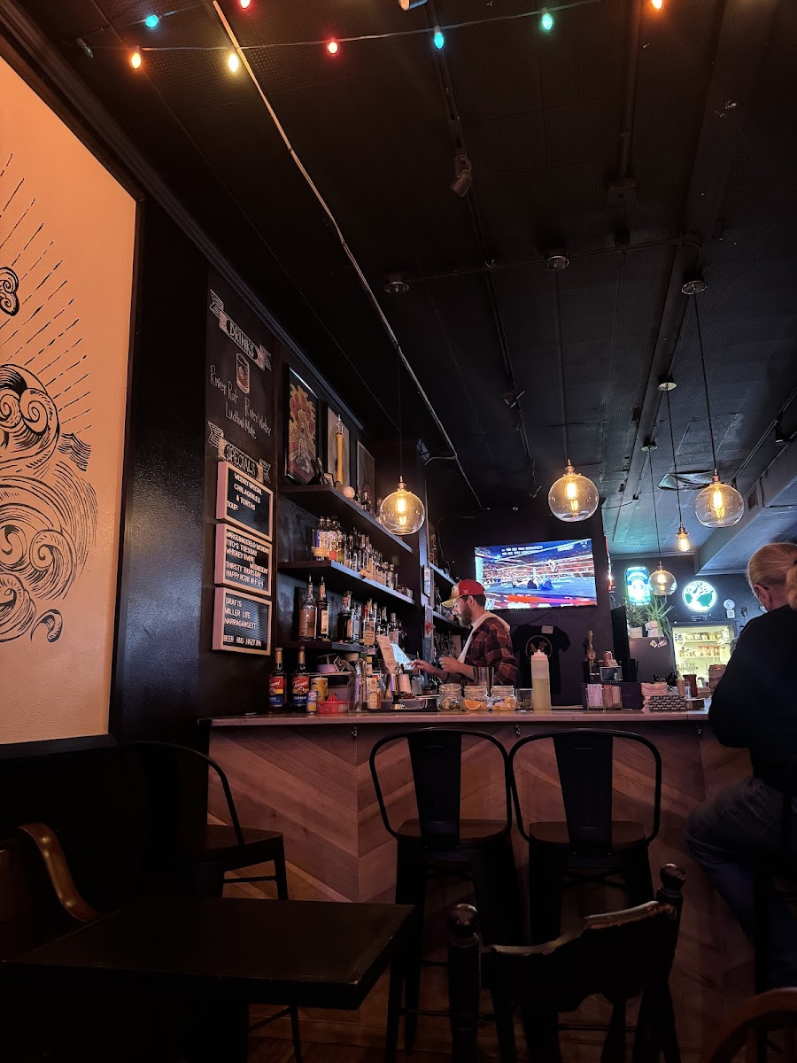 Ludlow Tavern - Photo 4