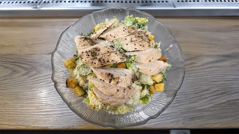 Ivey's Bistro - Photo 3