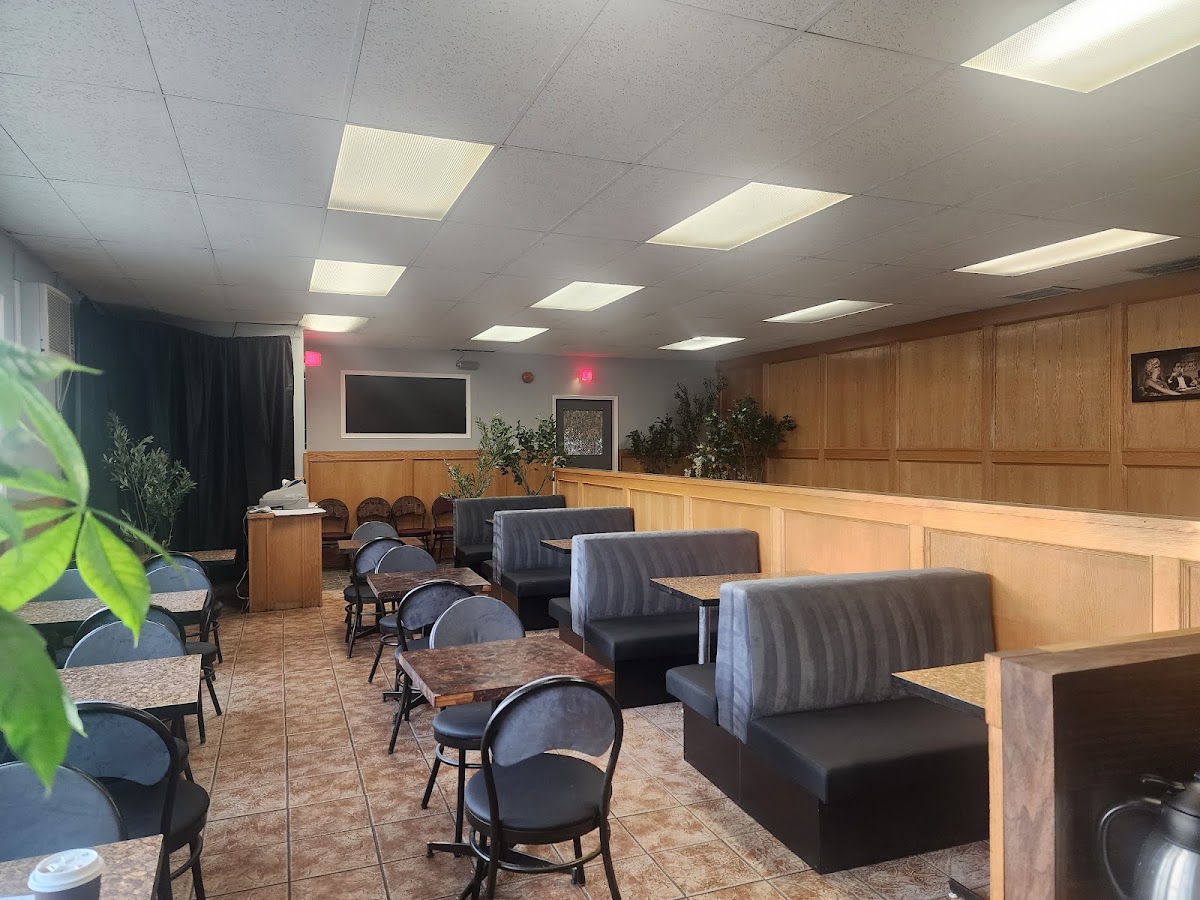 Wabamun Hotel Restaurant - Photo 2