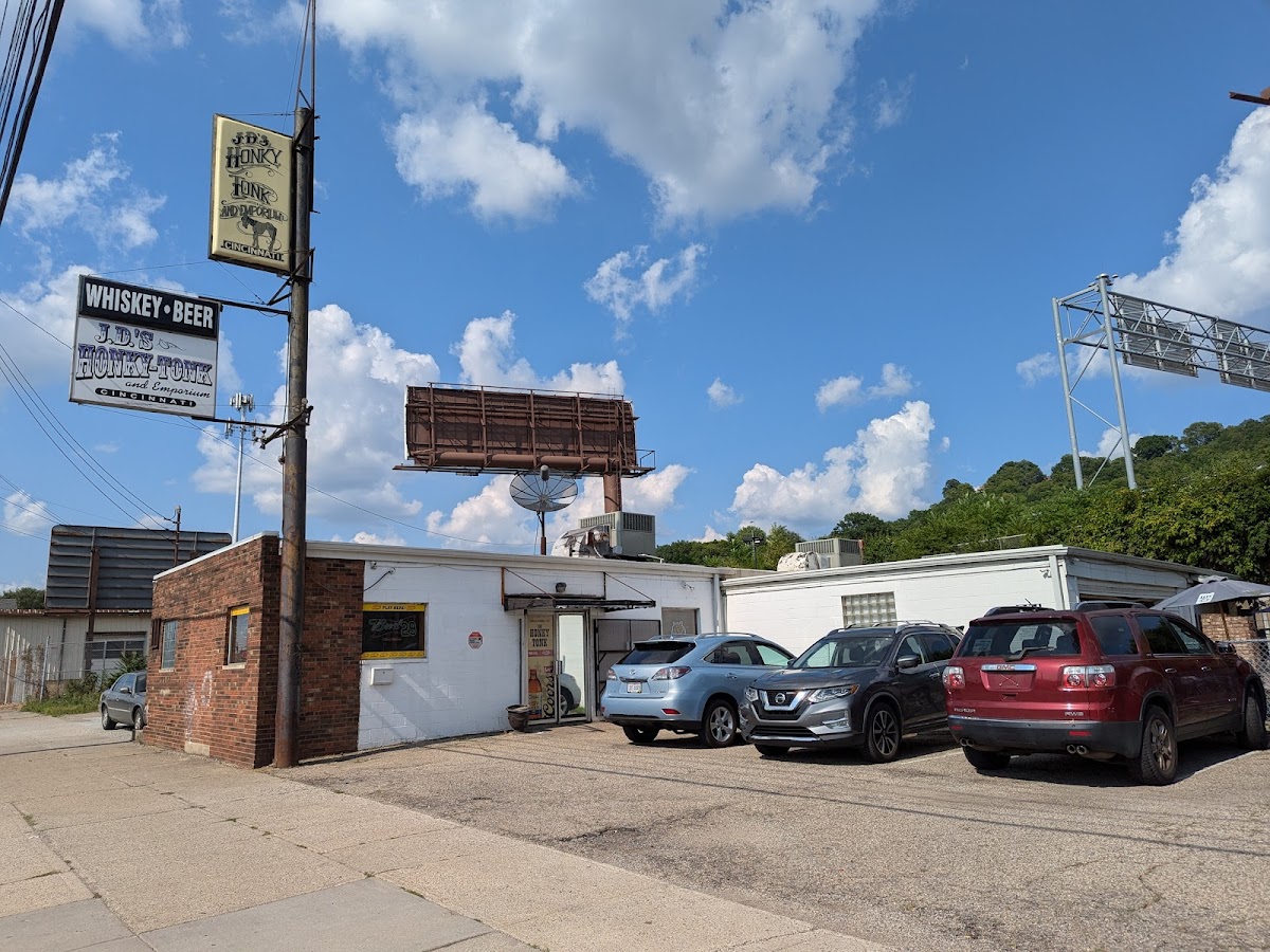 The Honky Tonk & Emporium - Photo 3