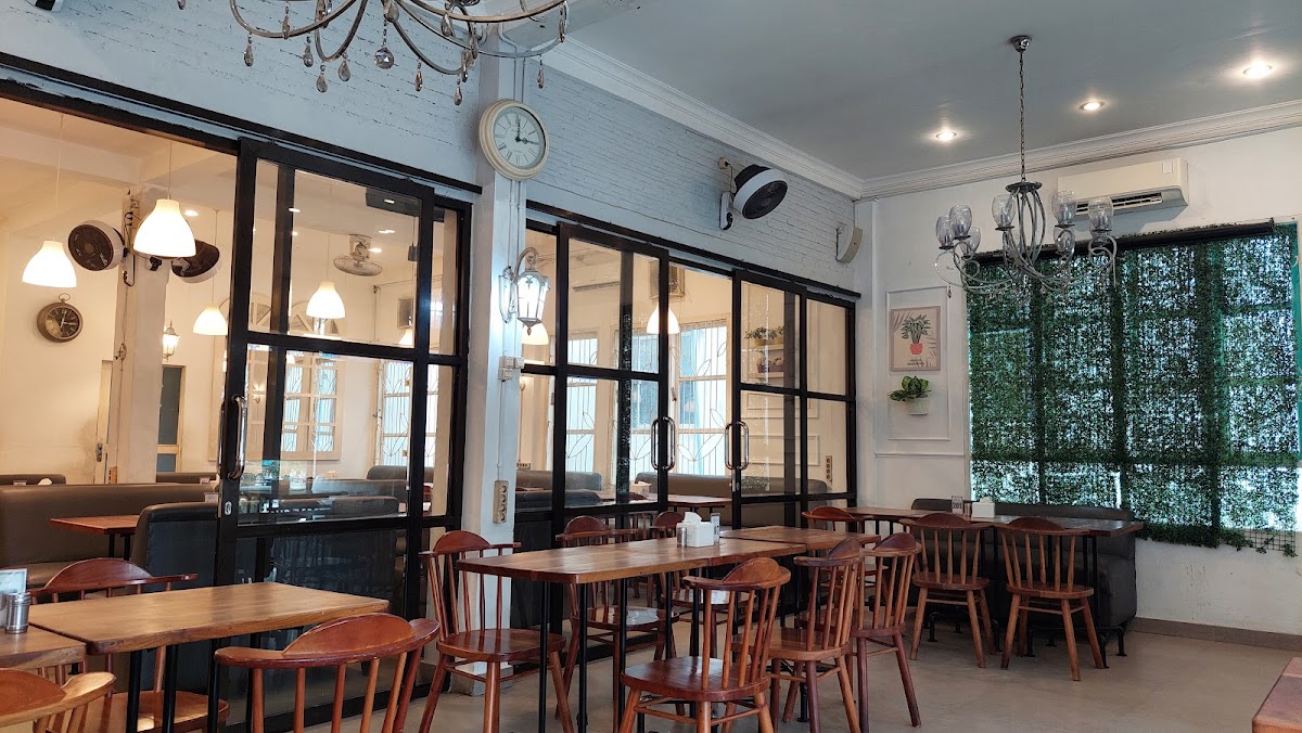 Kanasha Bistro & Cafe