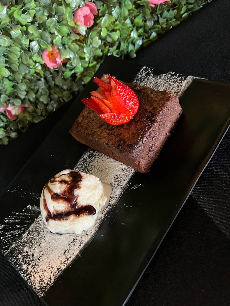 La Piazzetta Trattoria - Photo 1
