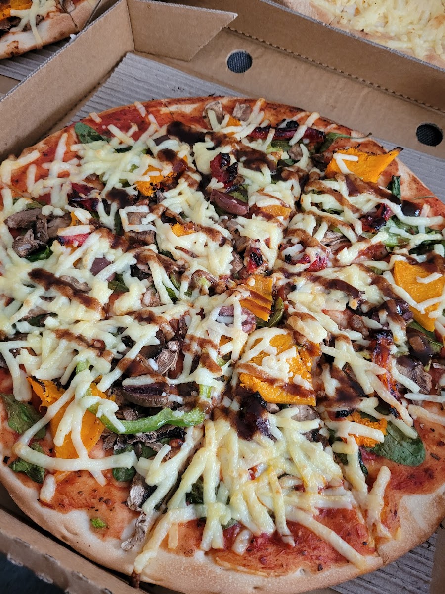 Nyojo's Pizza - Photo 5