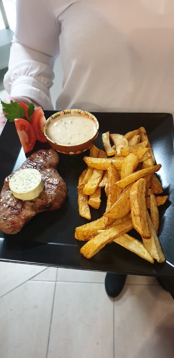 RO_mania RESTAURANT - Photo 9