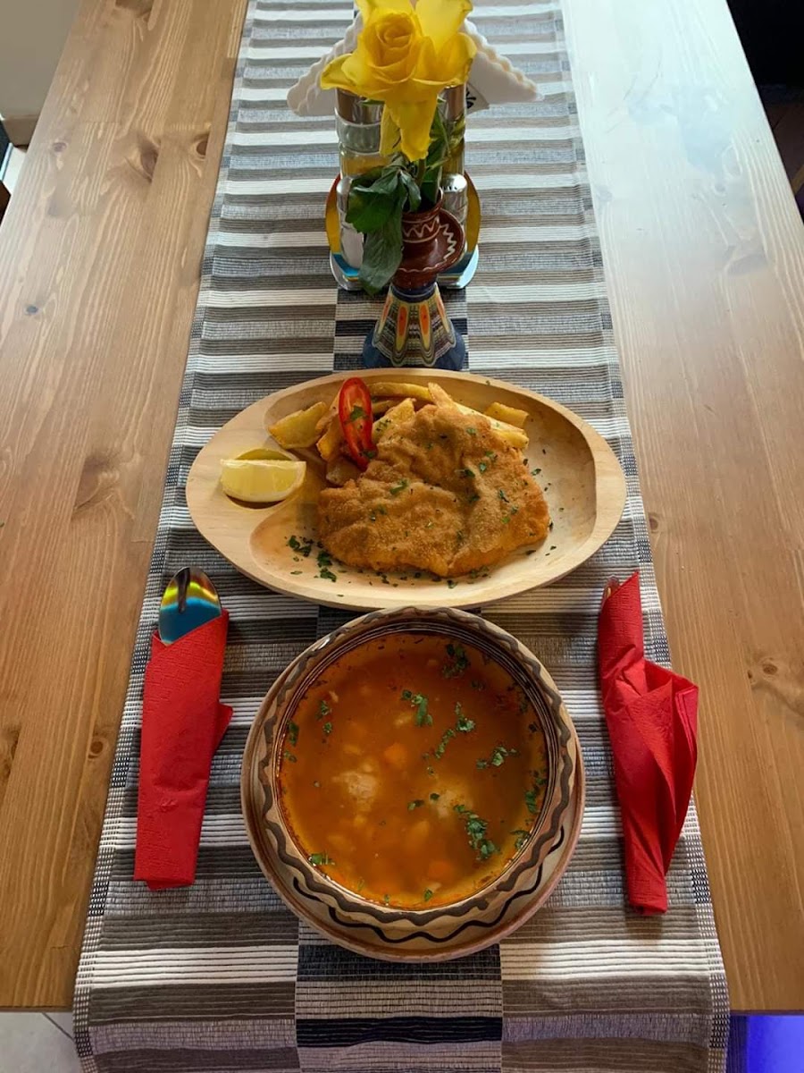 RO_mania RESTAURANT - Photo 2