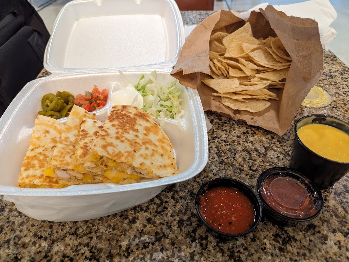 LaTrelle's Tex-Mex Kitchen - Photo 7