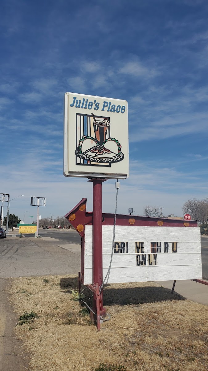 Julie's Place - Photo 2