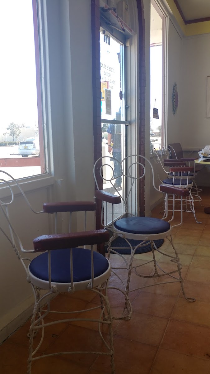 Julie's Place - Photo 5