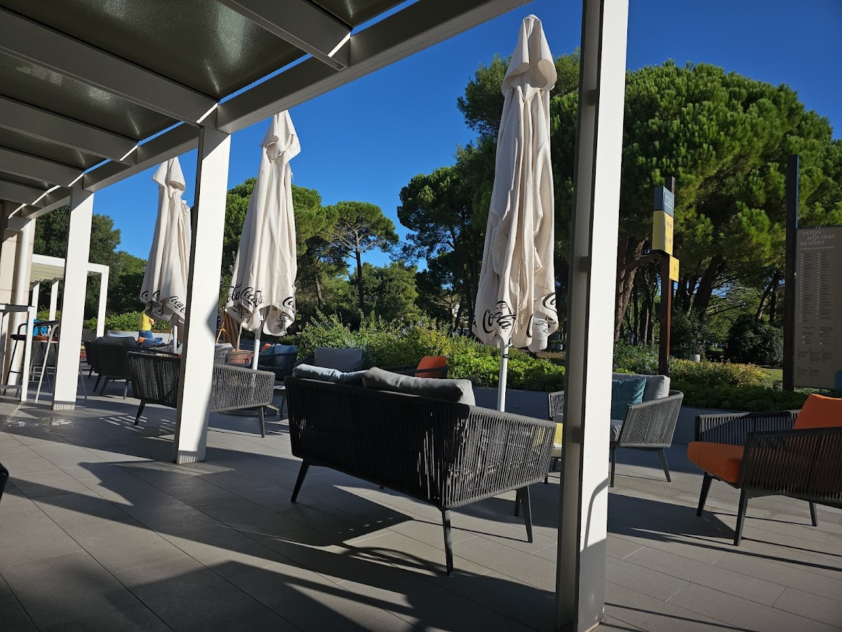 Bellini Gelateria & Cafeteria - Photo 2