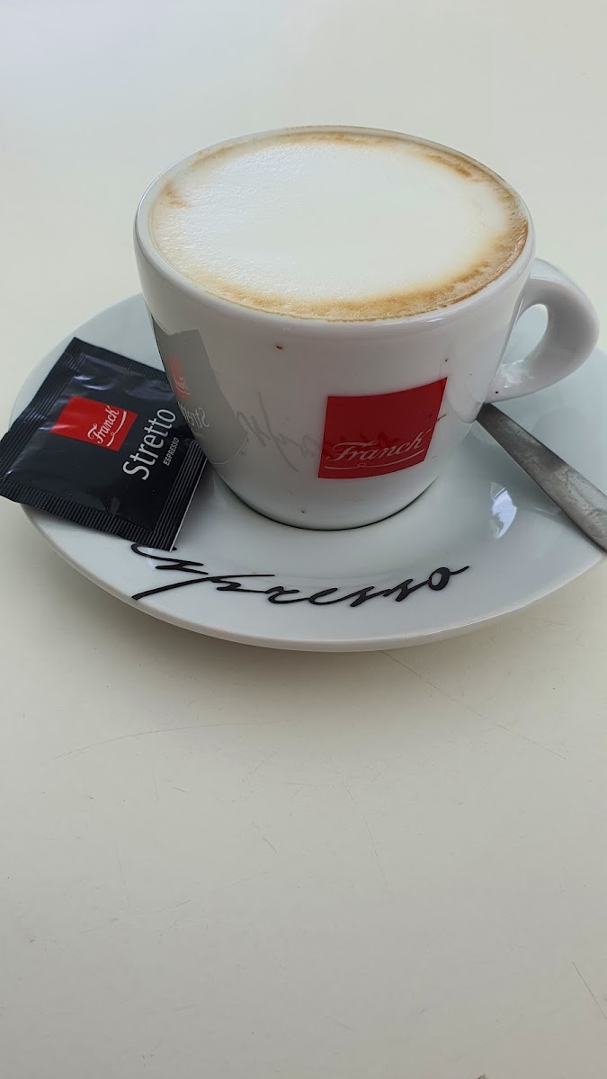 Bellini Gelateria & Cafeteria - Photo 6