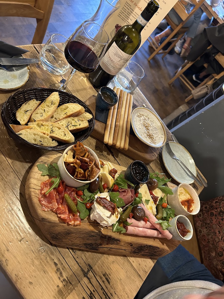 Mess Charcuterie and Bar - Photo 4