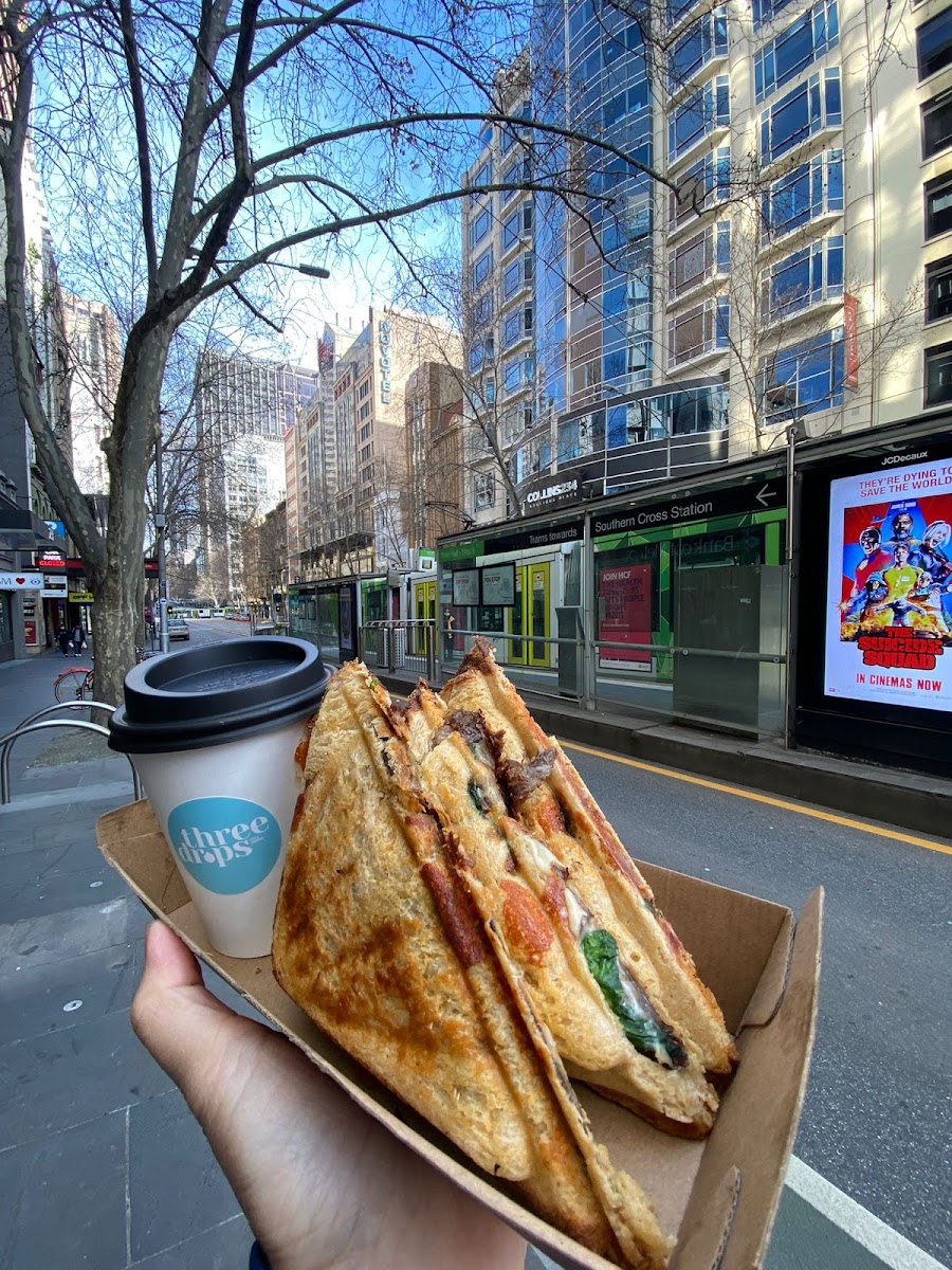Three Drops Coffee & Sandwich - Photo 3