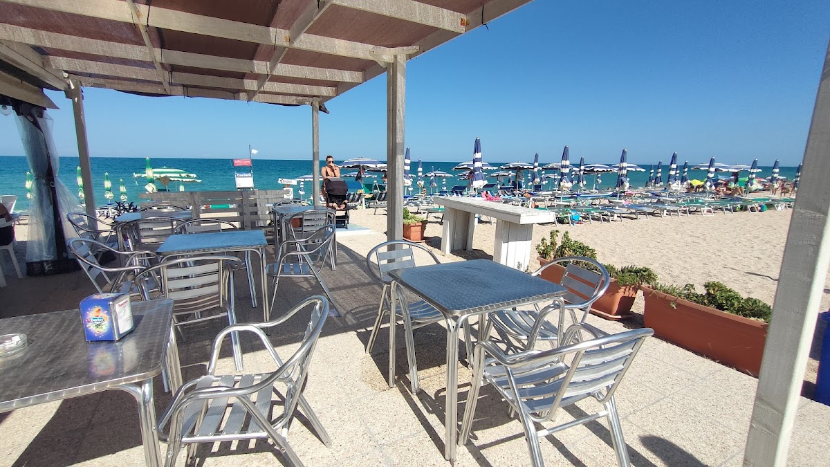 Stabilimento Balneare Salice Rosso