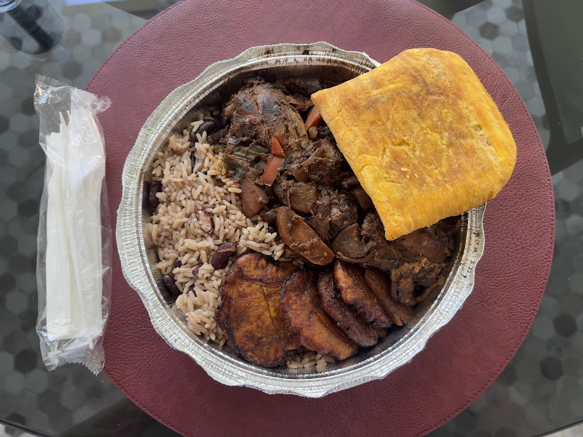 Yeh Mon Jamaican Restaurant - Photo 1