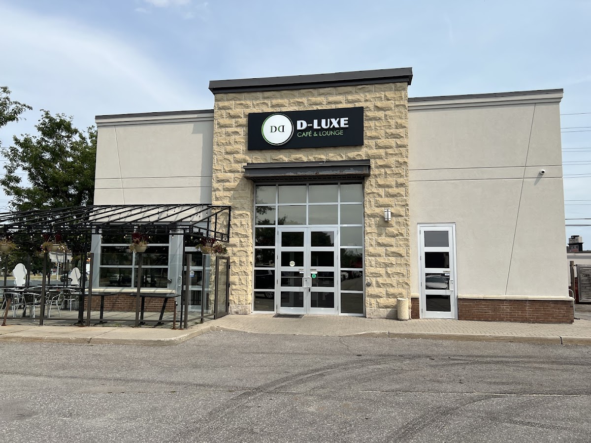 D-Luxé Cafe & Lounge