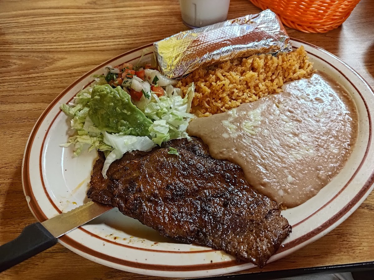 El Mariachi Restaurante - Photo 1