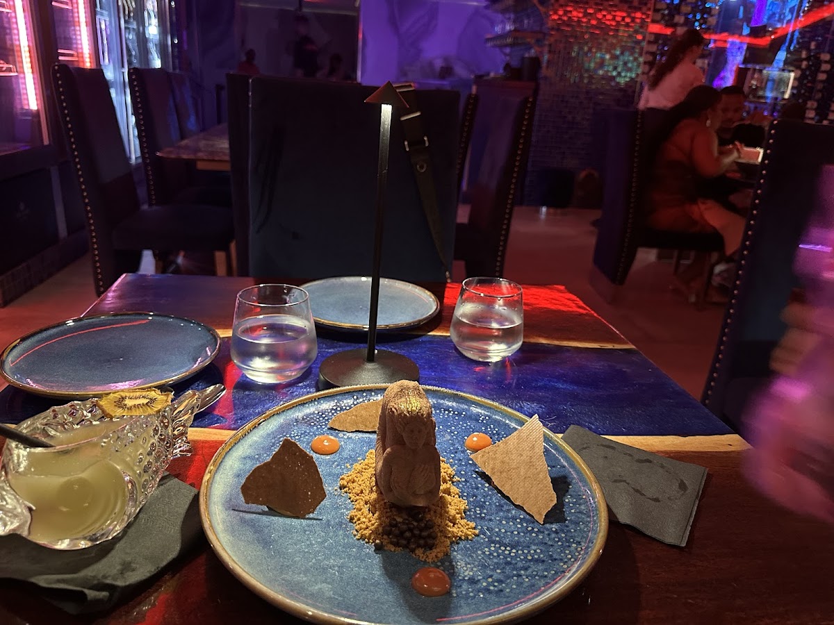 WET RESTAURANT & LOUNGE - Photo 9