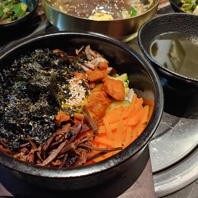 Beef Bibimbap Seaweed Soup