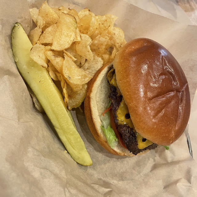 Kid's Cheeseburger