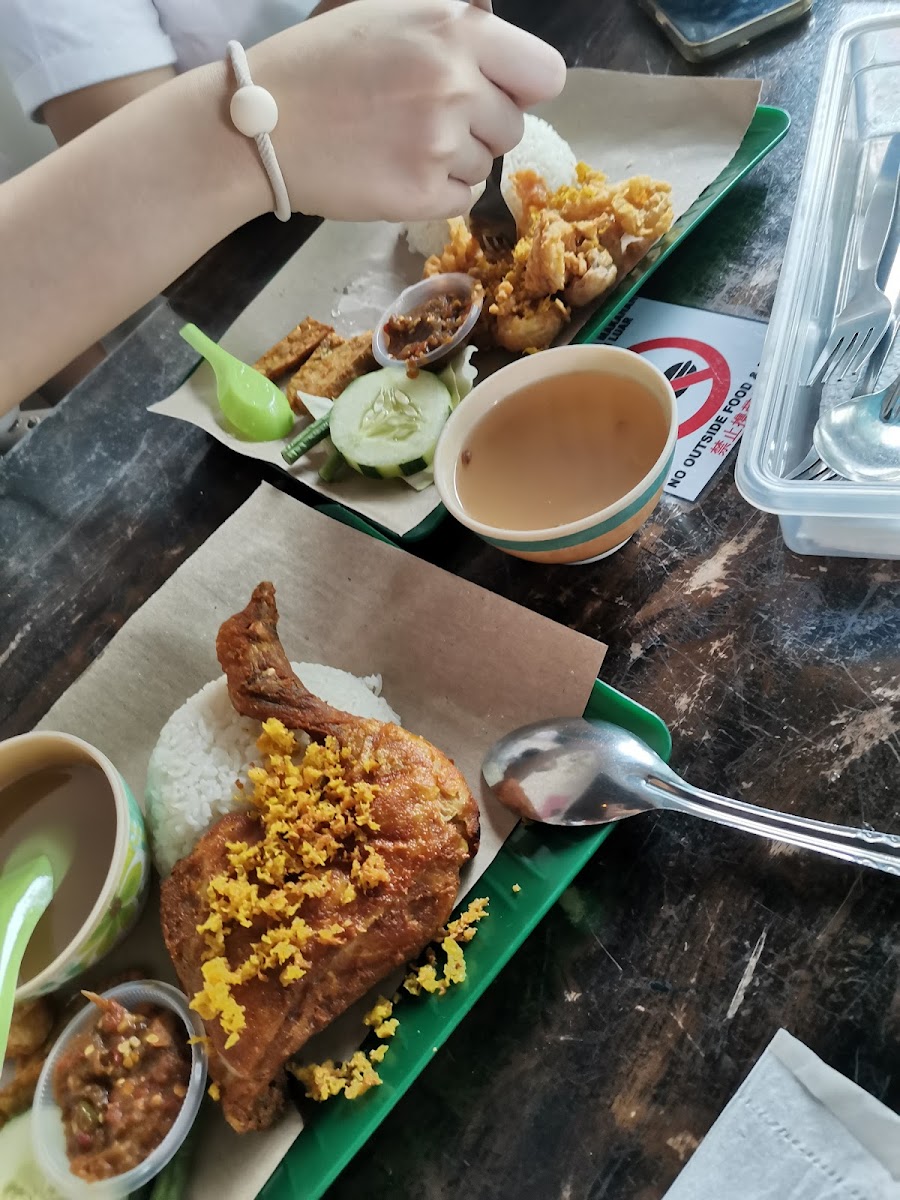 Z&Z Ayam Penyet Desaru - Photo 4