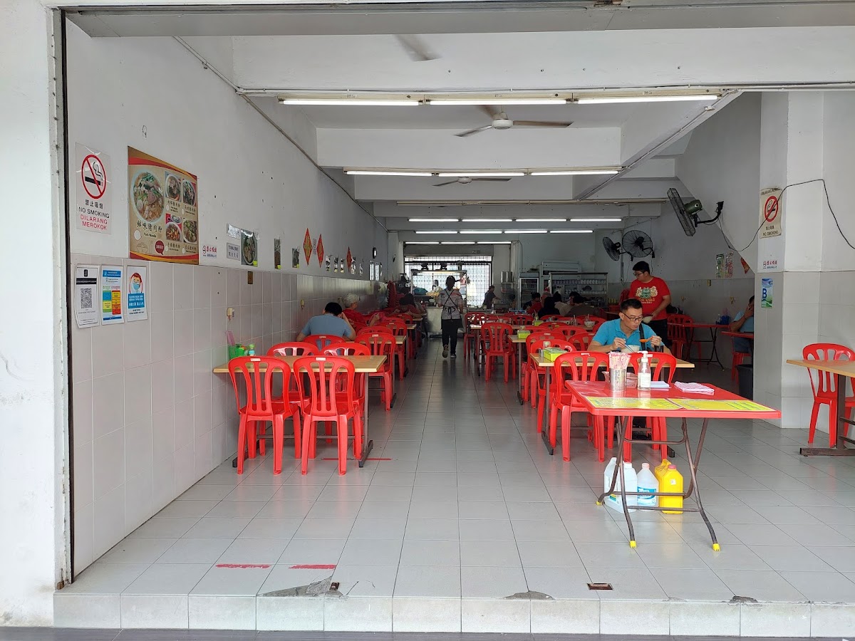 Er Shi Xiong Restaurant • 猪师兄肉饼猪肉粉 - Photo 3