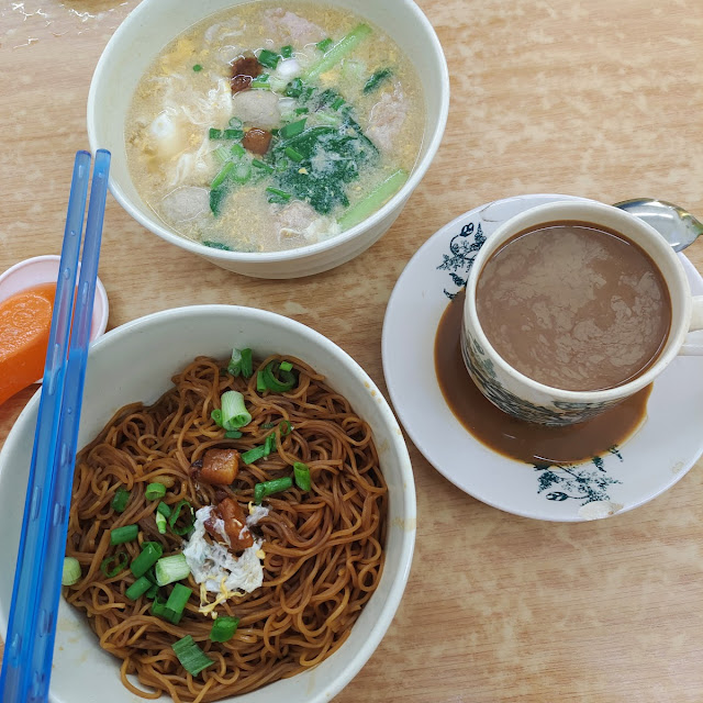 Pork Noodle with Meat Pie Soup & Dry