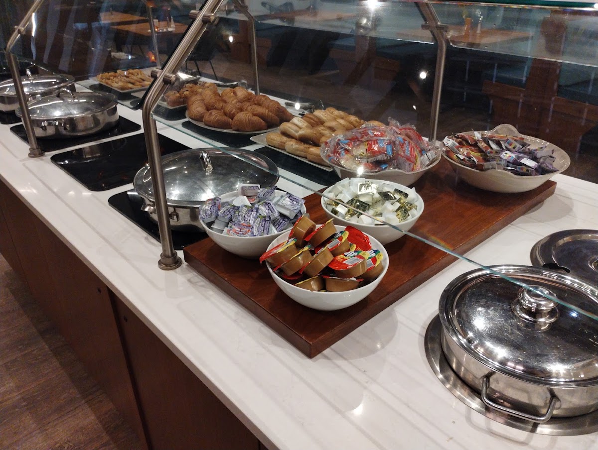 Vector Restaurant at the Sheraton - Photo 5