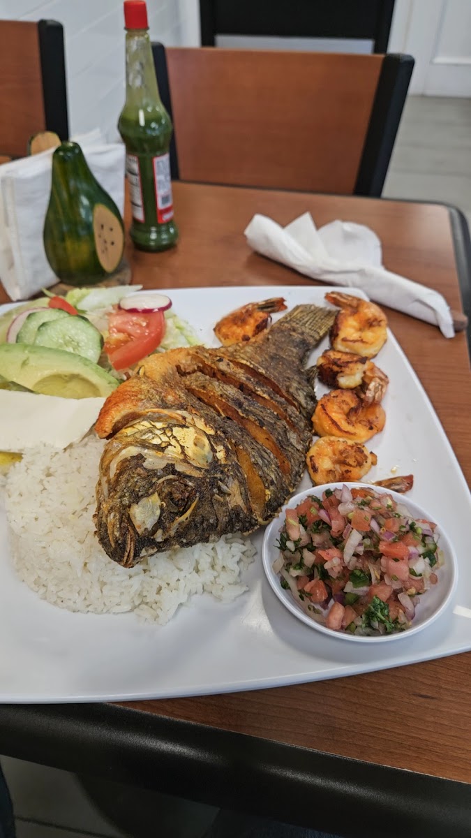 El Salvadoreño Chapin Restaurant - Photo 1
