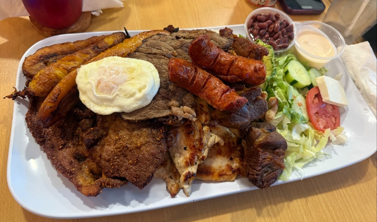 El Salvadoreño Chapin Restaurant - Photo 3