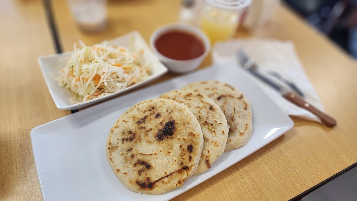 El Salvadoreño Chapin Restaurant - Photo 4