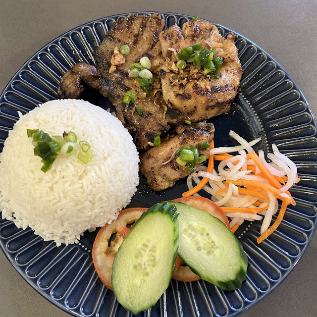 R7 Grilled Lemongrass Chicken & Fried Egg