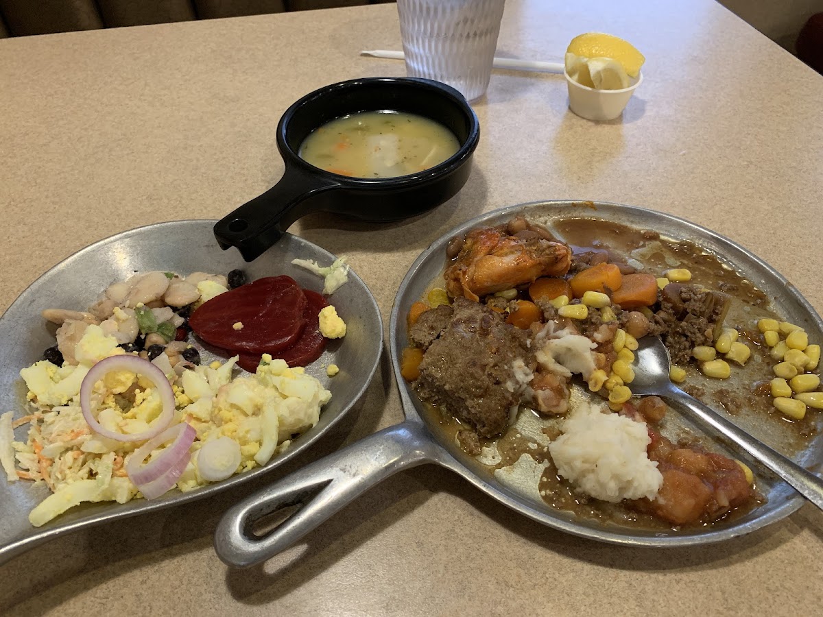 Iron Skillet - Photo 8