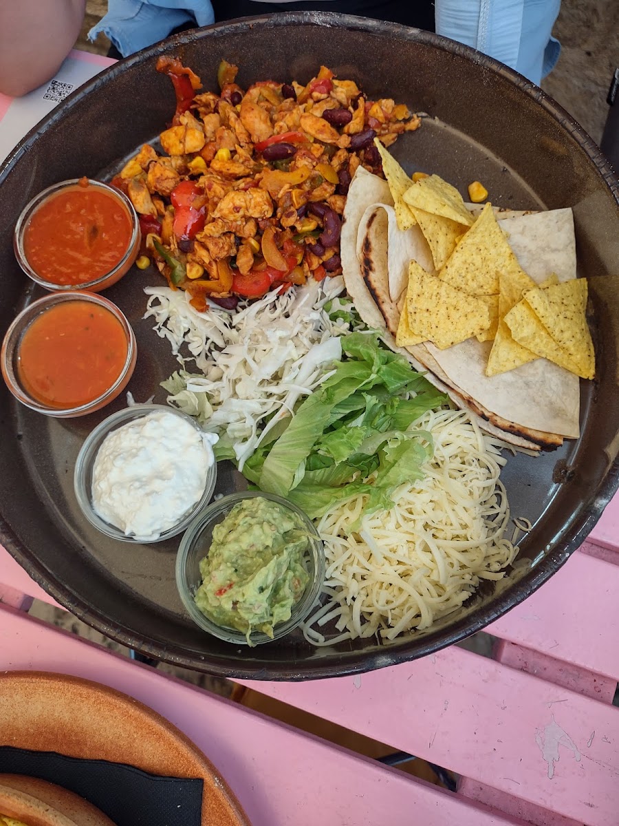 Mex Cantina Bona Fide - Photo 4