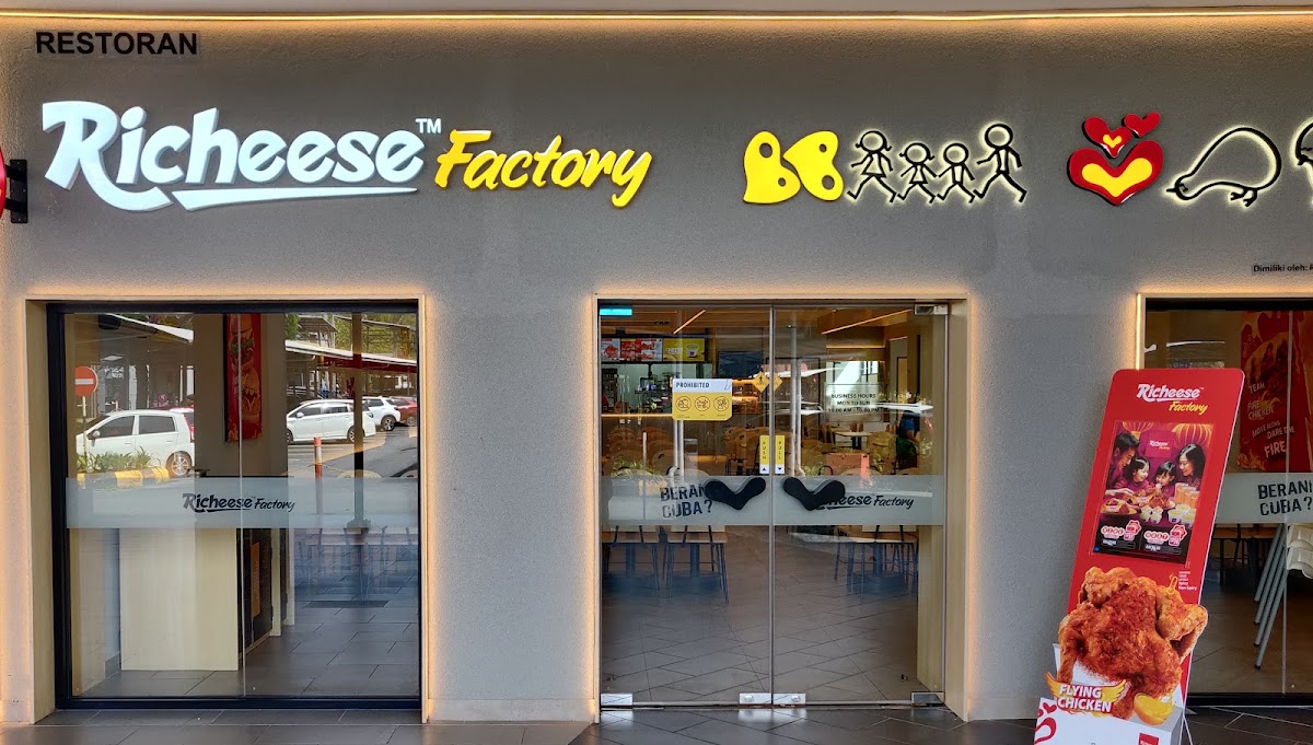 Richeese Factory Aeon Ayer Keroh